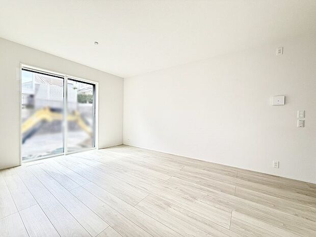 【リビング】■家族の時間を彩る、快適で癒される空間