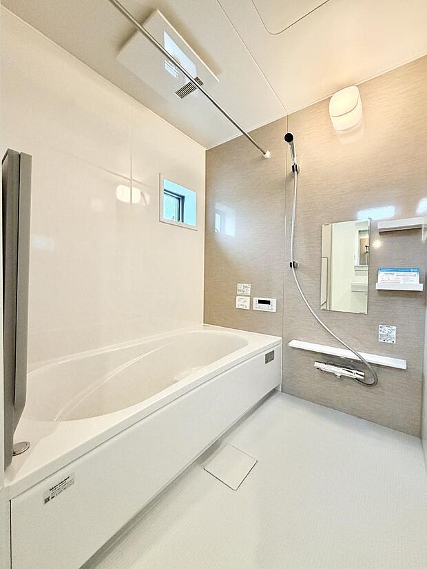 【浴室】■一日の疲れを癒す、心落ち着く空間です