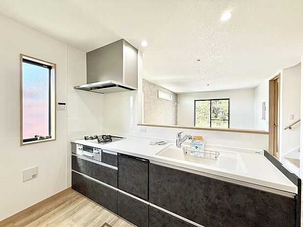 【ダイニングキッチン】■キレイに片付く、使いやすいキッチン