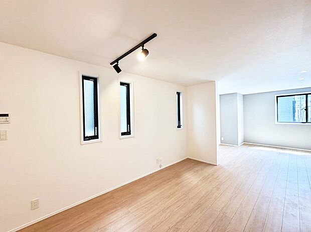 【リビング】■家族が自然と集まり、楽しい時間を過ごせるリビング