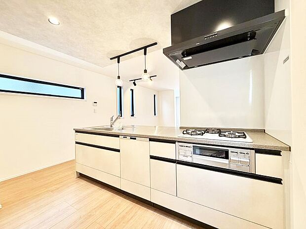 【キッチン】■料理が楽しくなる、機能的で洗練されたキッチン