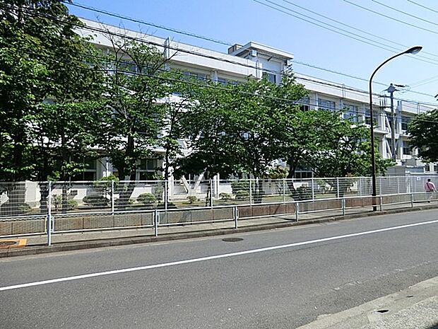 横須賀市立久里浜中学校（約1,600m・徒歩20分）