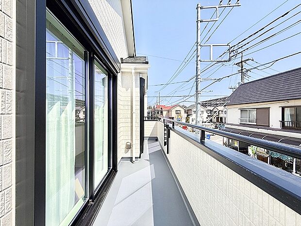 【バルコニー】■お洗濯物がよく乾く陽当たり良好のバルコニーです!