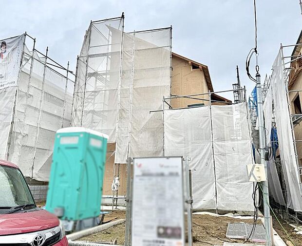 【現地外観写真】■暮らしを彩る充実した設備仕様が備わった住まい