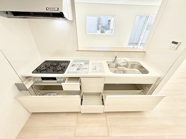 【キッチン】■シンプルで機能的、毎日使いやすいキッチン