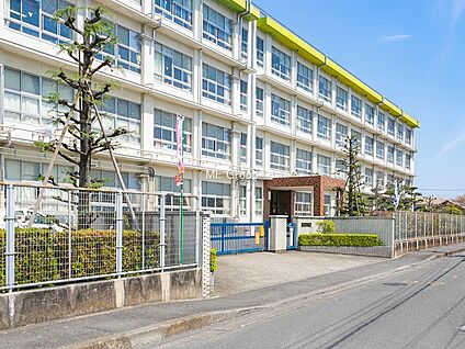 平塚市立山下小学校 480m(6分)