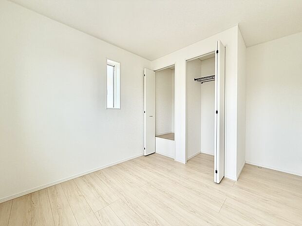 【洋室】■自分だけのスペース どんなお部屋にするかとっても楽しみですね