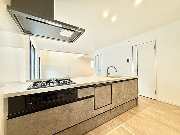 【キッチン】■シンプルで機能的、毎日使いやすいキッチン