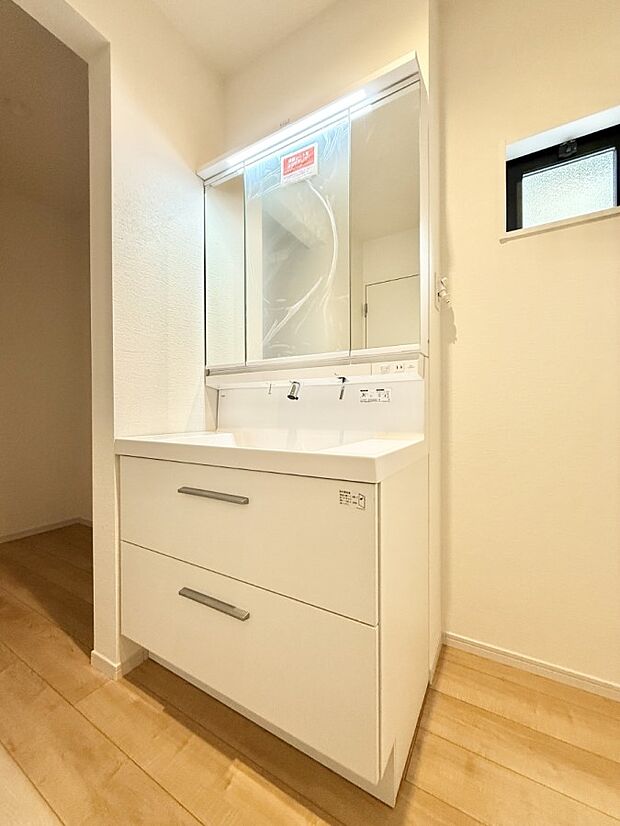 【洗面台・洗面所】■朝の準備がスムーズにできる広さです