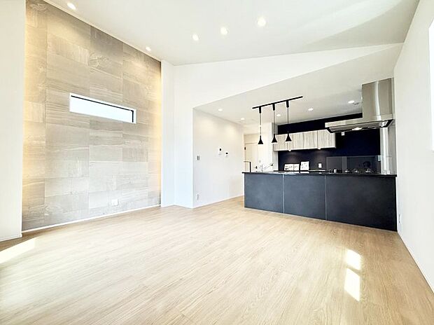 【ダイニング】インテリアを考えるのが楽しみな広いリビングです!