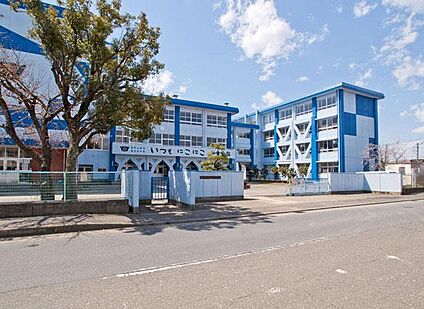 寒川町立寒川中学校 500m(7分)