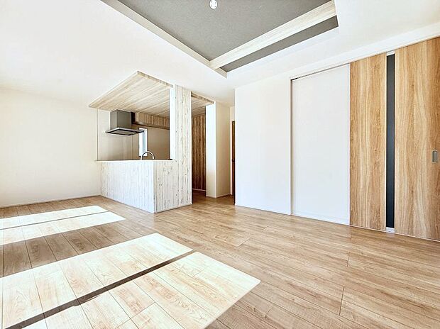 【ダイニング】■ふとした瞬間に幸せを感じる、心地よい場所