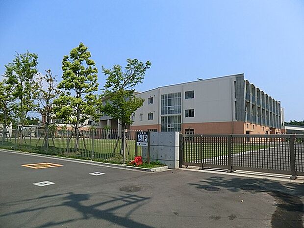 藤沢市立六会中学校（約800m・徒歩10分）