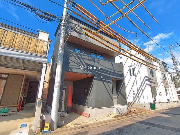 【現地外観写真】落ち着いたお洒落な外観  