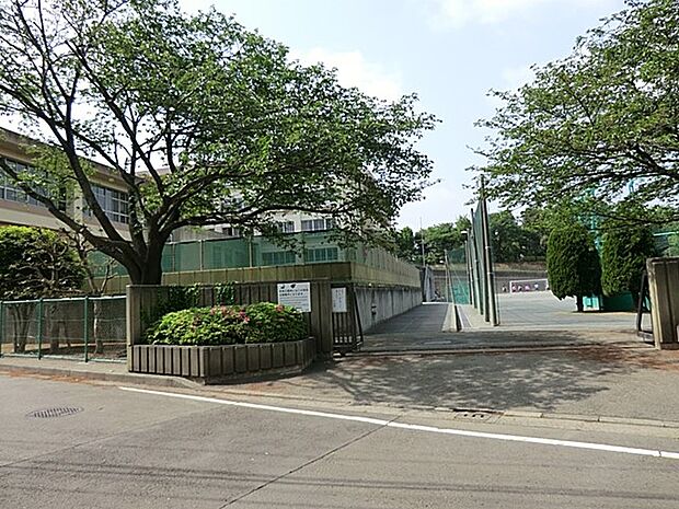 茅ヶ崎市立赤羽根中学校（約800m・徒歩10分）