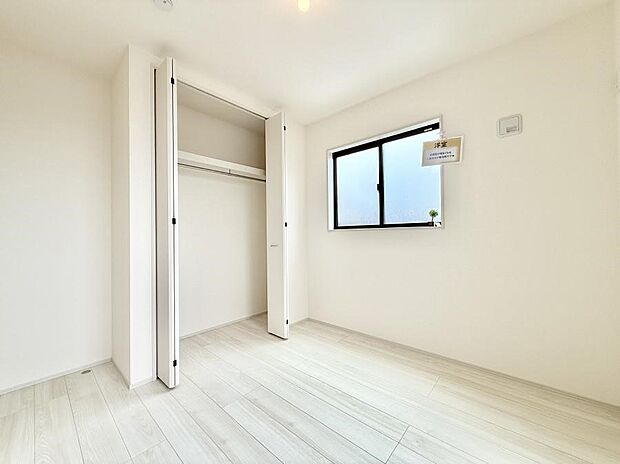 【洋室】■静かな洋室で読書や趣味に集中できる場所