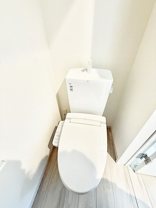 【トイレ】■毎日使う場所だからこそ、清潔感溢れる空間
