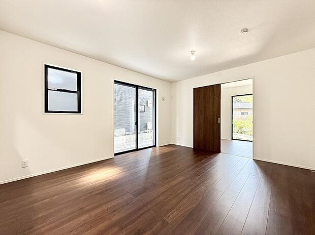 【リビング】■落ち着いた雰囲気で、リラックスできる快適な空間