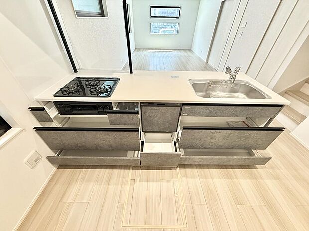 【キッチン】■家族の絆を深める、温もりのあるキッチン