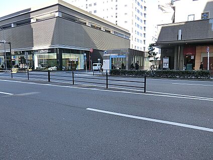 みなとみらい線「元町・中華街」駅 3900m(49分)