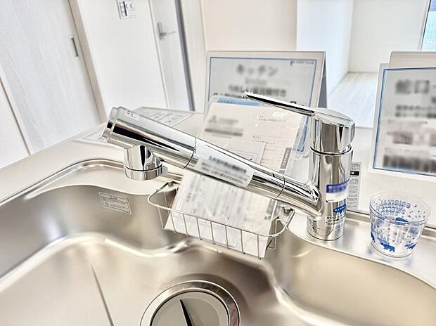 【浄水器】■清潔でおいしい水を手軽に供給してくれます