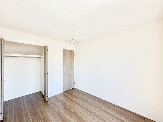 【リビング以外の居室】■落ち着いた雰囲気のお部屋で心が安らぐ空間
