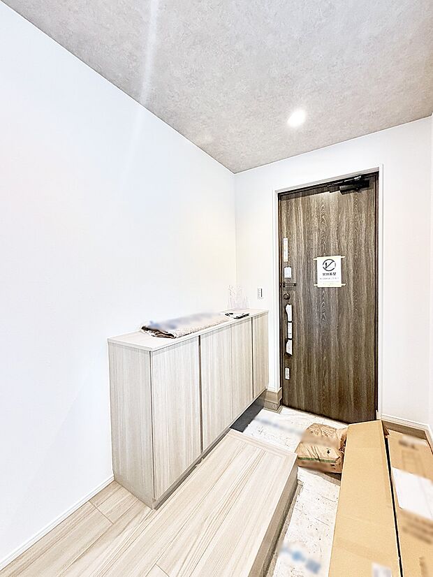 【玄関】■広々、綺麗な玄関でお客様をお出迎え！