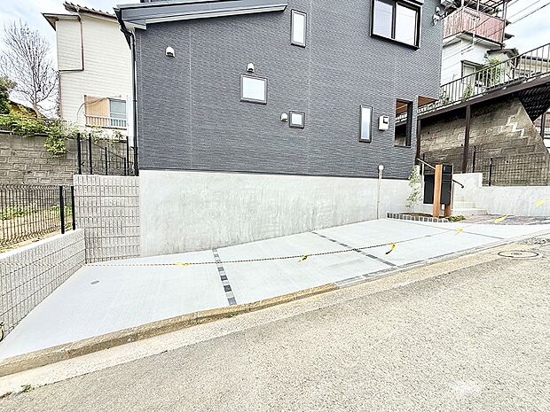 【駐車場】1号棟 ■自宅にカースペースがあると助かります