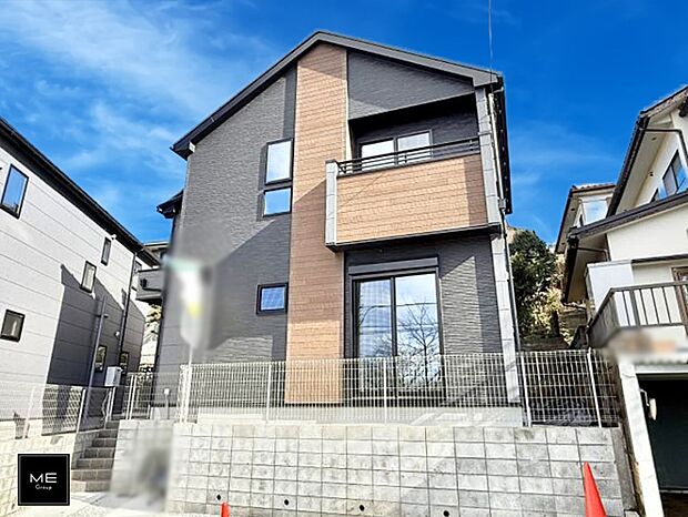 【現地外観写真】2号棟 ■家族みんなが笑顔で過ごせる、安心感のある住まい