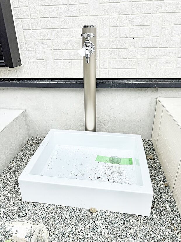 【その他現地】4号棟 ■外水栓付きで庭作業や洗車に便利です