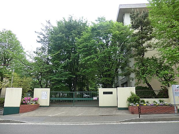 川崎市立南生田中学校（約160m・徒歩2分）