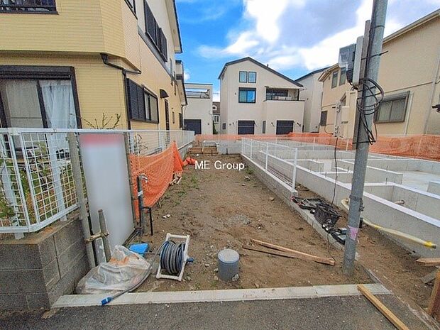 【現地外観写真】A号棟 ■家族みんなが笑顔で過ごせる、安心感のある住まい