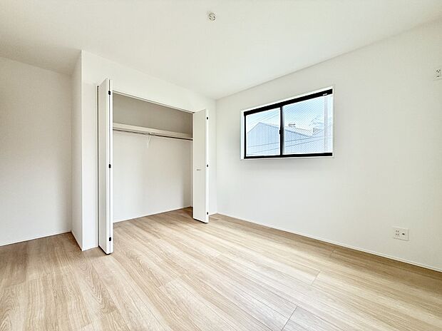 【リビング以外の居室】1号棟  ■落ち着いた色合いのお部屋で穏やかな時間を楽しめます