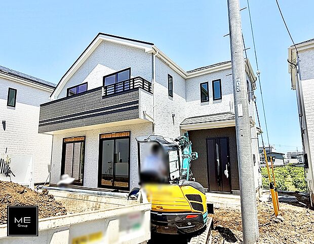 【現地外観写真】B号棟  ■暮らしを彩る充実した設備仕様が備わった住まい