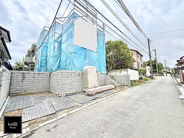 【現地外観写真】1号棟 ■暮らしを彩る充実した設備仕様が備わった住まい