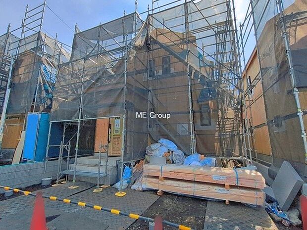 【現地外観写真】E号棟  ■暮らしを彩る充実した設備仕様が備わった住まい