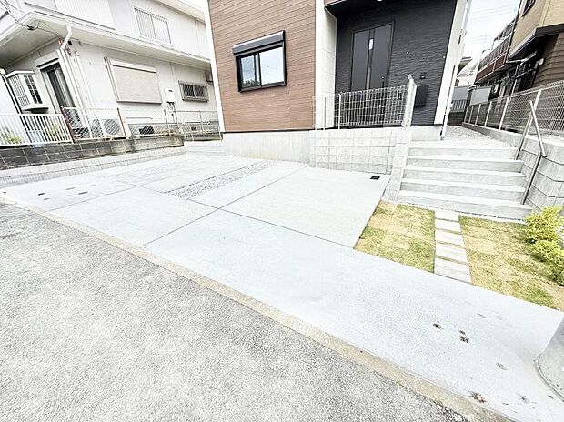【駐車場】1号棟  ■快適な駐車スペースで安心