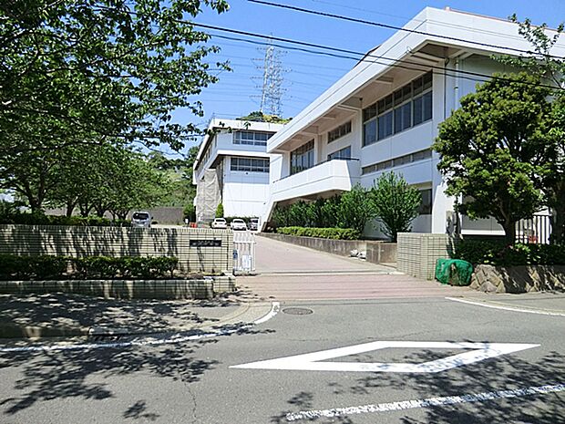 横須賀市立岩戸中学校（約1,300m・徒歩17分）
