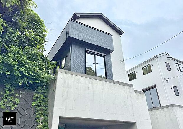 【現地外観写真】1号棟  ■暮らしを彩る充実した設備仕様が備わった住まい