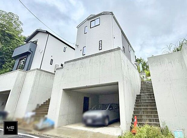 【現地外観写真】2号棟  ■暮らしを豊かにする充実した仕様設備で快適に