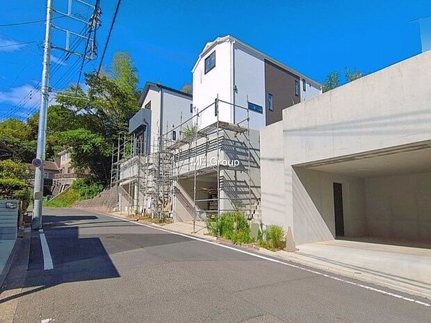 【駐車場】2号棟  ■自宅にカースペースがあると助かります