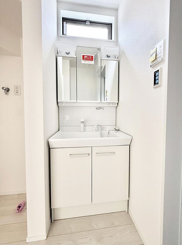 【洗面台・洗面所】1号棟 ■朝の準備がスムーズにできる広さです