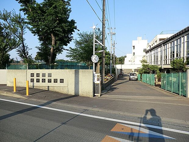 綾瀬市立北の台小学校(約900m・徒歩12分)