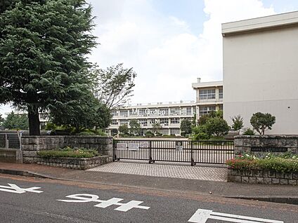 相模原市立上鶴間小学校 600m(8分)