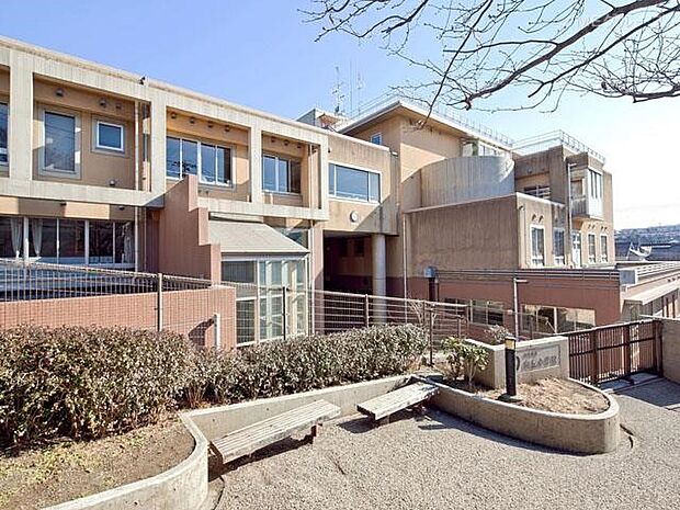 川崎市立向丘小学校(約660m・徒歩9分)