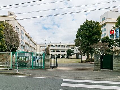 横浜市立三ツ境小学校 683m(9分)