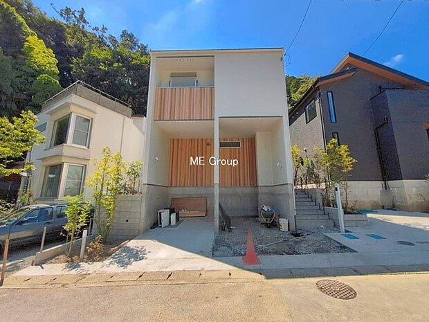 【現地外観写真】1号棟 ■家族みんなが笑顔で過ごせる、安心感のある住まい