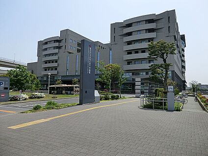 横浜市立みなと赤十字病院 2100m(27分)