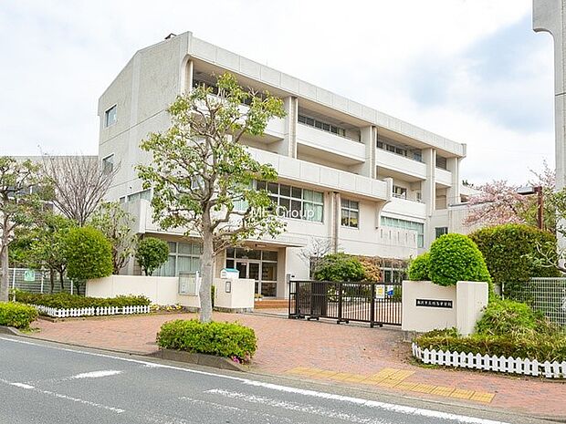藤沢市立羽鳥中学校(約600m・徒歩8分)