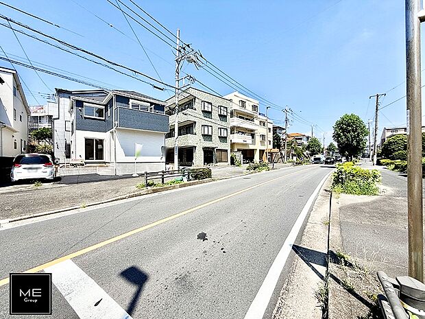 【前面道路含む現地写真】■家族とのお出かけが楽しくなる環境です